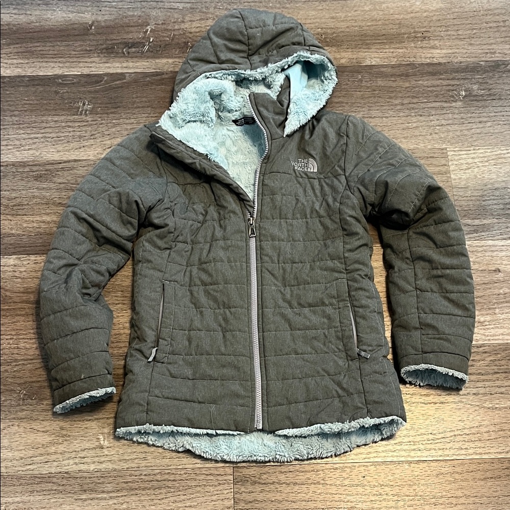 The North Face Girls Quilted Jacket with faux fur lining. Size 10/12 M